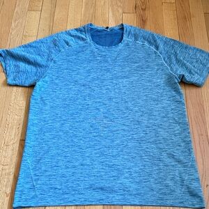 lululemon athletica Men's Blue Heather Short-Sleeve Crew
